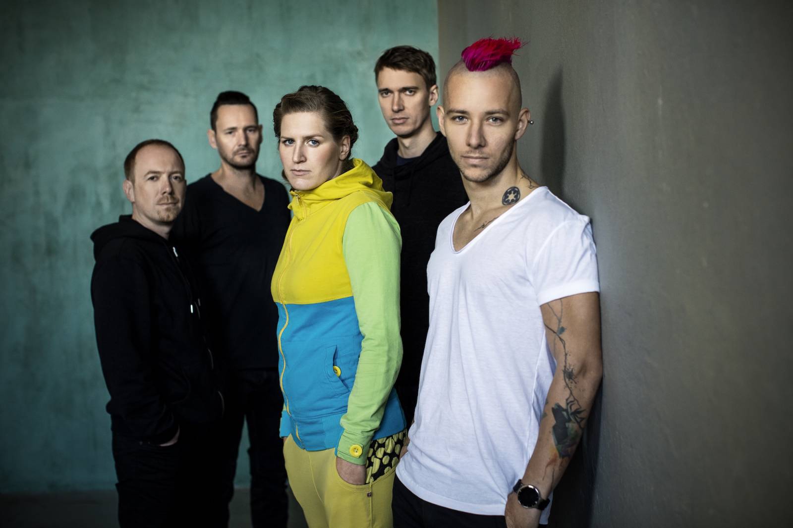 TOP 9 videoklipů týdne (116): Barbora Poláková má unikátní projekt, Sebastian zpívá o hvězdách