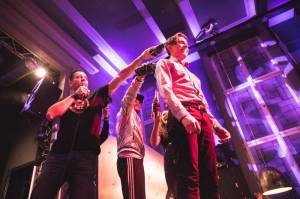 VIDEO: Čeští Purpur s Ashleym Slaterem navazují na legendární Sexy Dancers