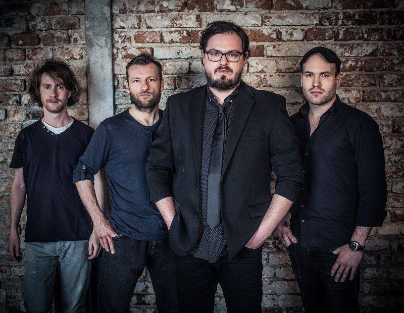 VIDEO: Čerstvý táta David Stypka vydává klip Neboj a dokončuje desku plnou strachu