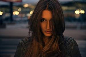 VIDEO: První singl zpěvačky Zaelbeth produkoval Jan P. Muchow. Bude novou hvězdou nezávislé scény?