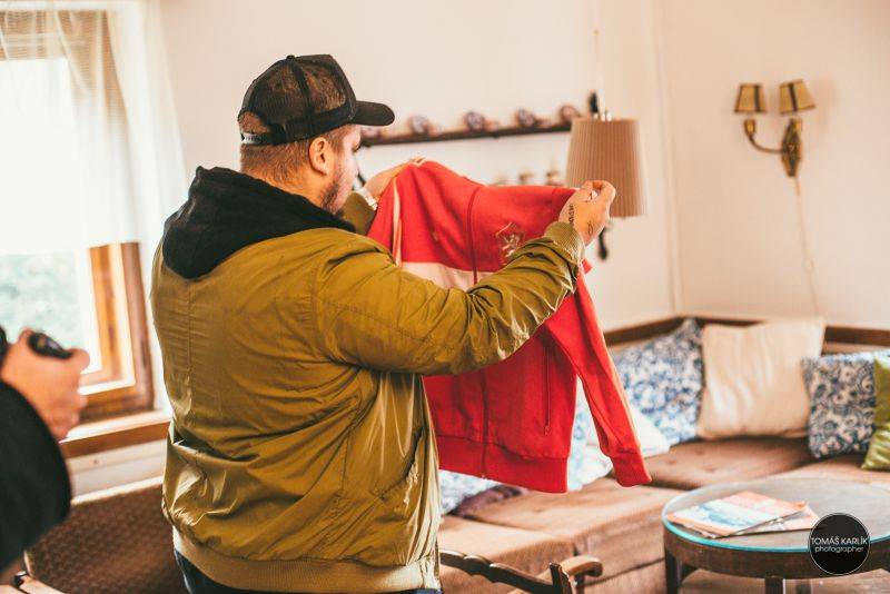 VIDEO: Jakub Děkan v novince vzpomíná na svého Dědu