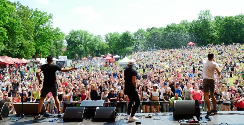 VIDEO: ATMO music startují novou kapitolu singlem Vlny