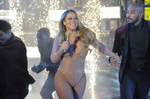 VIDEO: Mariah Carey posílá svému expříteli na rozloučenou striptýz. Už zase