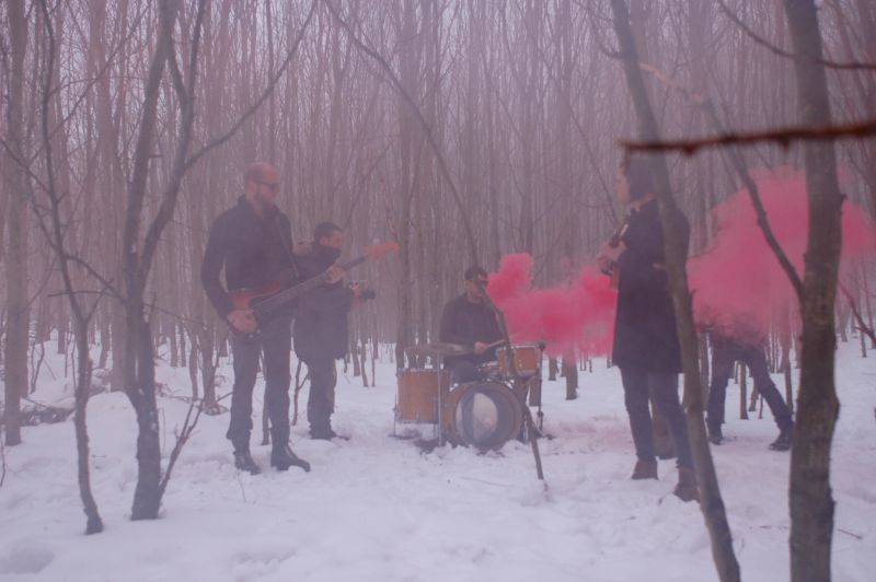 VIDEO: Ille vylezli ze skříně a jsou Dva kroky za tebou!