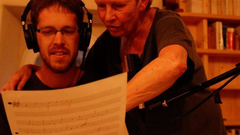 VIDEO: České srdce to zkouší francouzsky. Novinka vznikla spontánně při oslavě