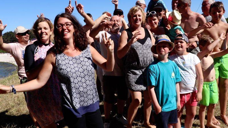 VIDEO: České srdce to zkouší francouzsky. Novinka vznikla spontánně při oslavě