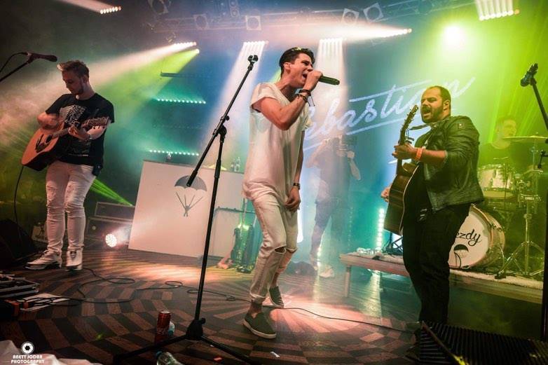 VIDEO: Sebastian se cítí jako muž na Náhradní díly. Singl mu napsal Xindl X