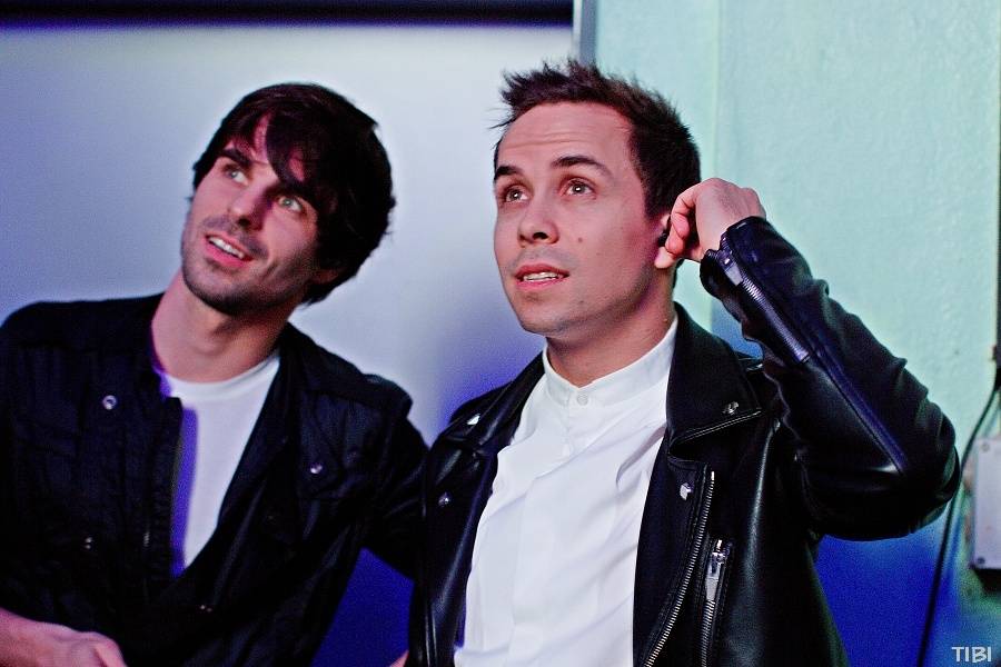 VIDEO: Slza slibuje na druhé desce posun kupředu. V singlu Ani vody proud ale bojuje s textovou křečí