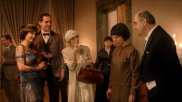 VIDEO: Vladivojna La Chia složila hudbu k filmu 8 hlav šílenství, rapuje Oto Klempíř, recituje Aneta Langerová