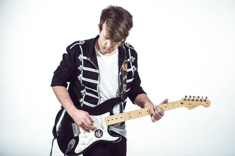 VIDEOPREMIÉRA: Jan Nedvěd a Nera vás roztančí v duchu rock'n'rollu