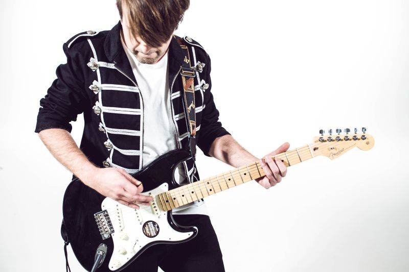 VIDEOPREMIÉRA: Jan Nedvěd a Nera vás roztančí v duchu rock'n'rollu