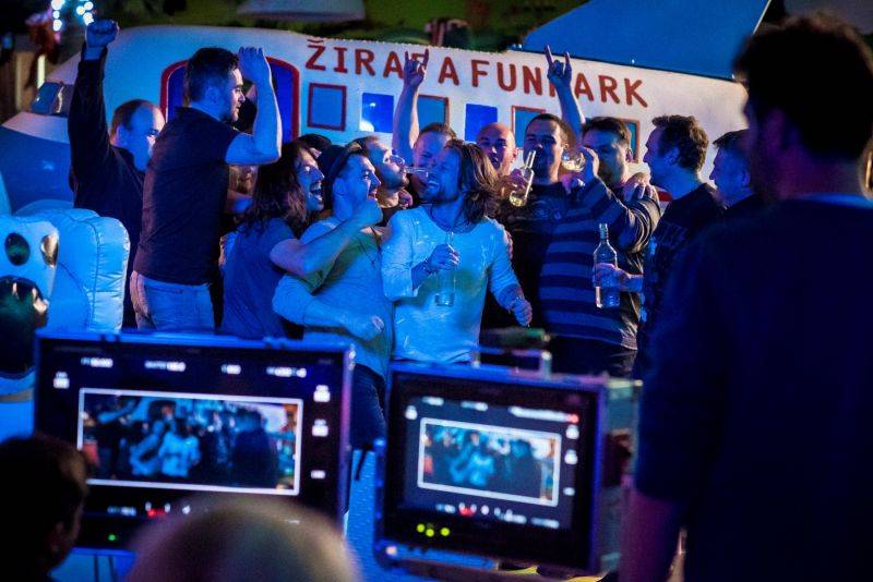 VIDEO: Kryštof jásají jako teenageři. Šňůry jsou jejich dosud nejveselejší písní