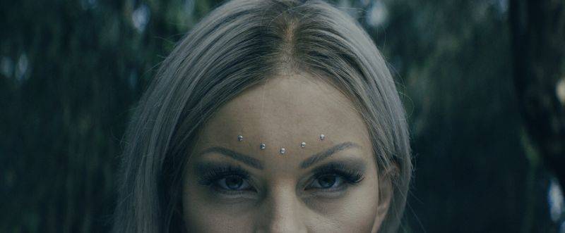 VIDEO: Zpěvačka Giudi točila klip v Itálii, hledá v něm vnitřní sílu. Nové EP pokřtí na Cargo Gallery