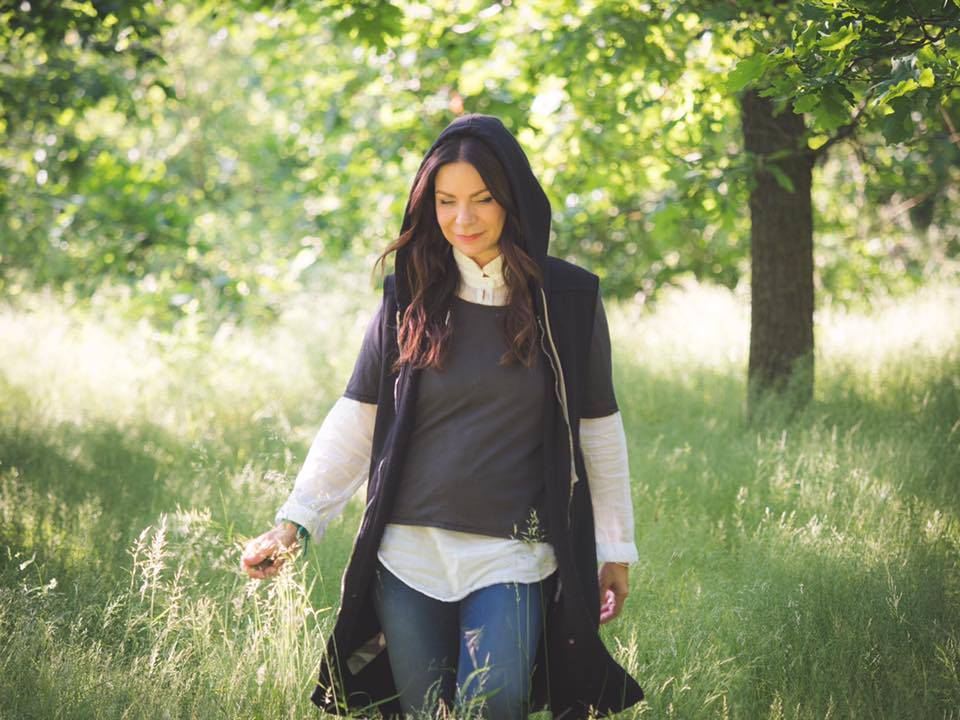 TOP 8 videoklipů týdne (145.): Katy Perry obsadila do klipu brazilskou hvězdu Gretchen, Pokáč zpívá o vůních léta