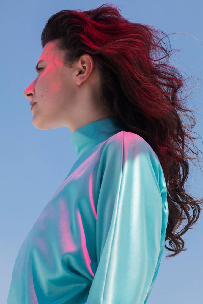 VIDEO: Pro Never Sol znamená každý konec nový začátek. V novém klipu se inspirovala fenoménem vanitas