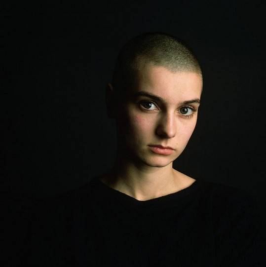 VIDEO: Sinéad O'Connor promluvila ve videu plném beznaděje o své nemoci, fanoušci se strachují