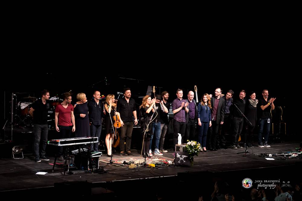 VIDEO: Přej si, co chceš, vzkazuje Aneta Langerová svojí Hvězdou. Koncertní živák Na vlně radosti vydá v září