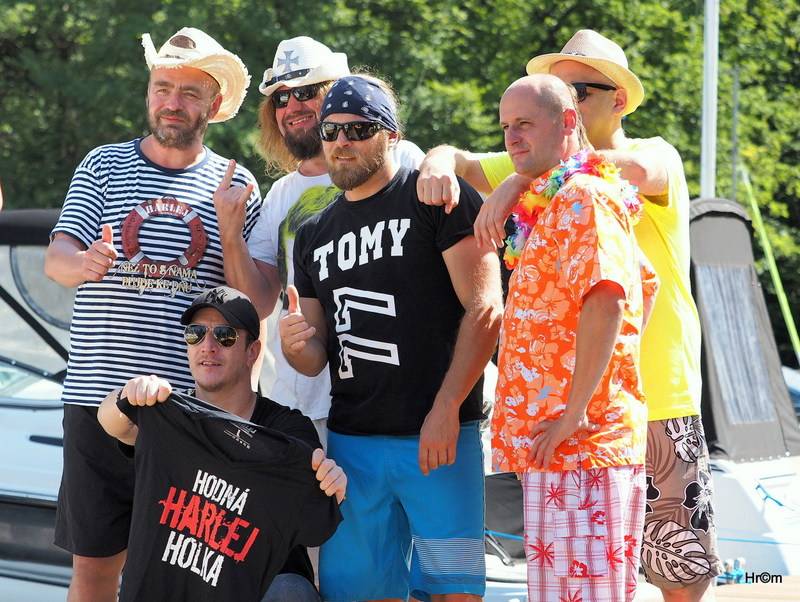 VIDEOPREMIÉRA: Harlej oslavuje léto klipem Bali. V říjnu vystoupí v pražské Lucerně