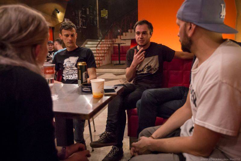 VIDEO: Fast Food Orchestra vzpomínají na staré videohry. Nové album můžete podpořit na HitHitu