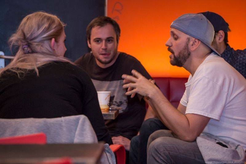 VIDEO: Fast Food Orchestra vzpomínají na staré videohry. Nové album můžete podpořit na HitHitu