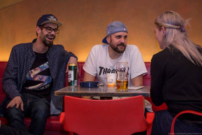 VIDEO: Fast Food Orchestra vzpomínají na staré videohry. Nové album můžete podpořit na HitHitu