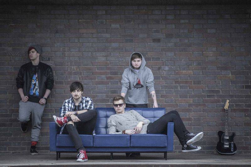 VIDEO: Platonic debutují klipem Tráva, který zobrazuje youtuberskou love story