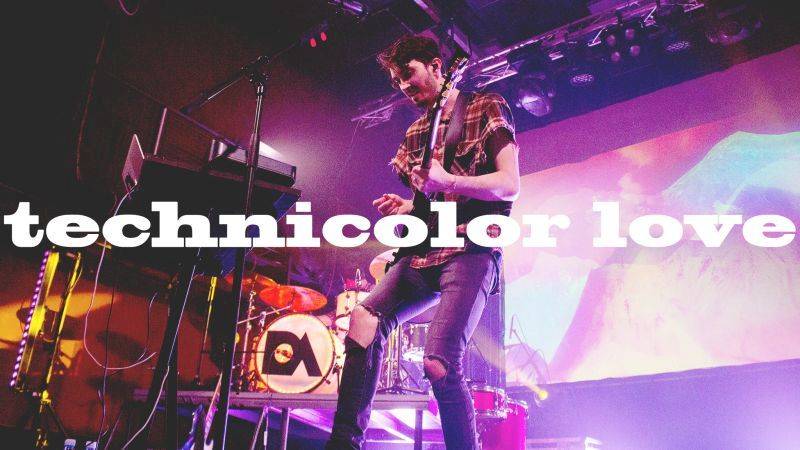 VIDEO: Divine Attraction hledají lásku, mír a spokojenost. Singl pokřtí za účasti Alberta Černého