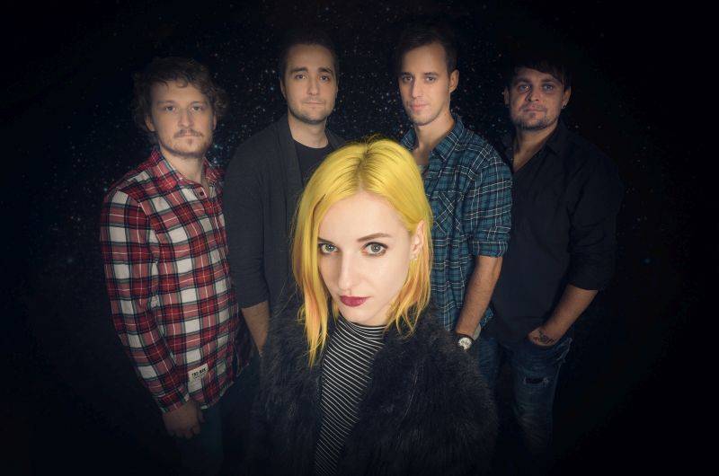 VIDEO: Nanosféra zpívá o naivitě. Láká na koncepční desku a křest do Rock Café