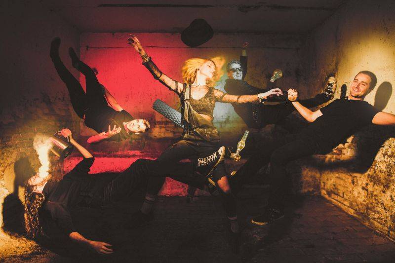 VIDEO: Nanosféra zpívá o naivitě. Láká na koncepční desku a křest do Rock Café