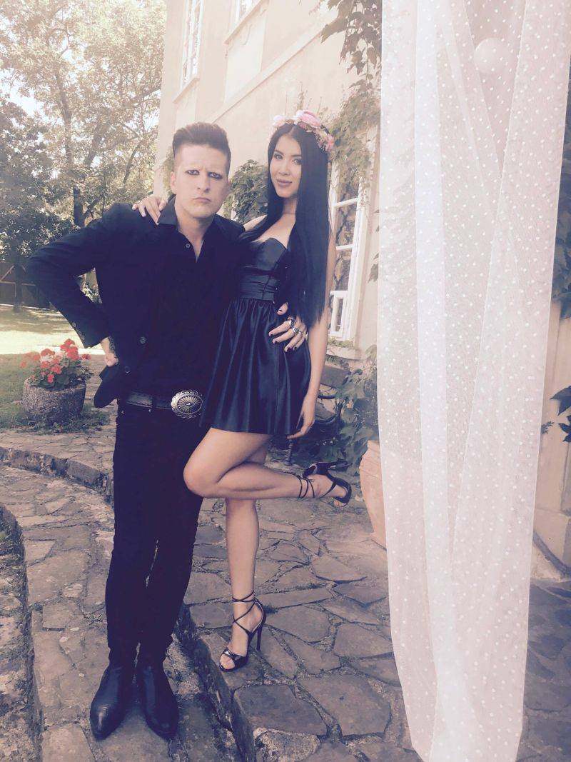 VIDEO: Smrtislav vás vezme na obskurní svatbu. V hlavních rolích Pavel Novotný a pornoherečka Lady Dee