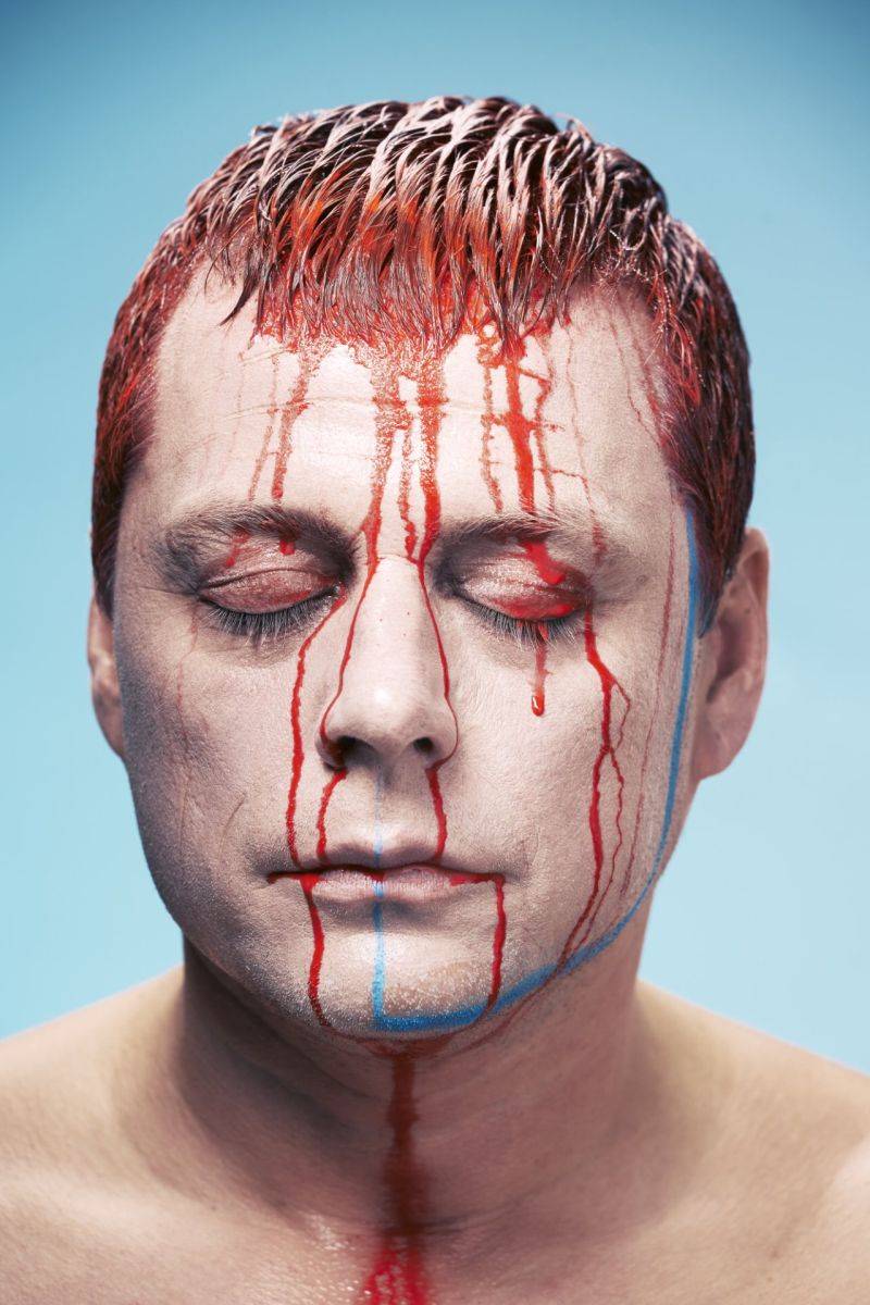 VIDEOPREMIÉRA: Honza Křížek vykračuje k lepším zítřkům a představuje novou desku