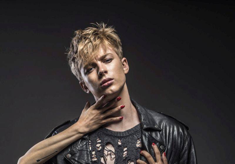 TOP 8 videoklipů týdne: Demi Lovato zpívá španělsky, Richard Krajčo ždímá emoce 