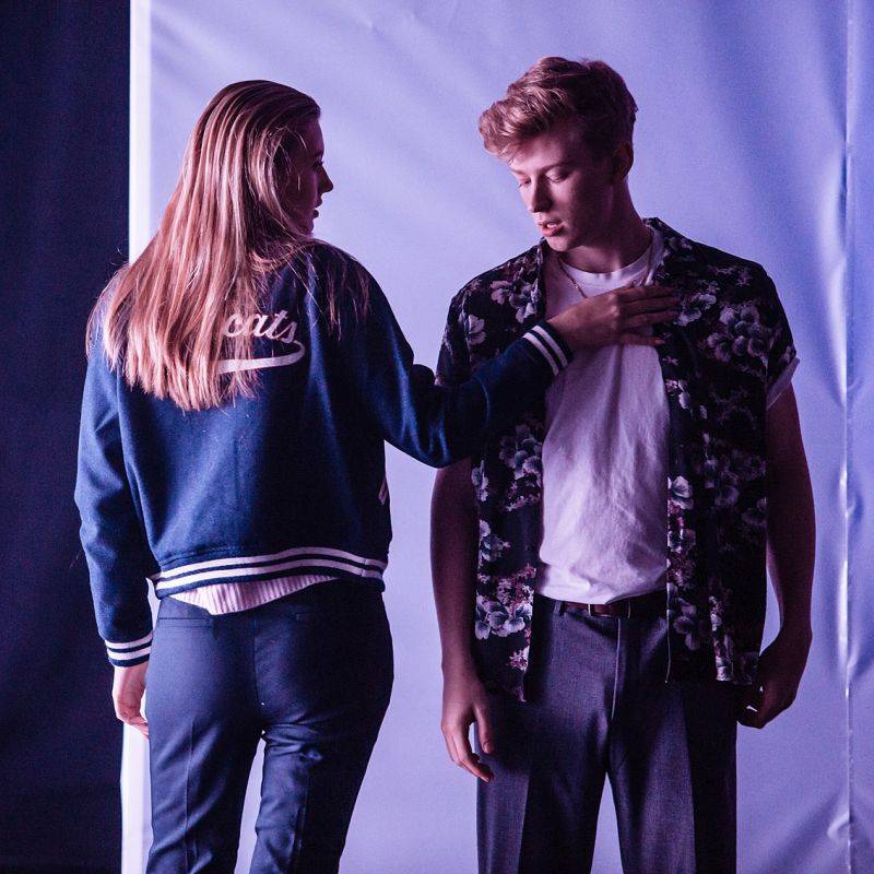 VIDEO: Adam Mišík ve zbrusu nové podobě následuje zahraniční popové trendy