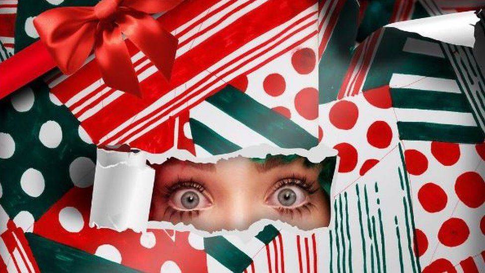 TOP 8 videoklipů týdne: Pro Siu přichází Santa, Kapitán Demo referuje o televizních estrádách