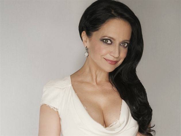 TOP 9 videoklipů týdne: Sam Smith nás vezme do divadla, Demi Lovato na svatbu a Lucie Bílá slaví Vánoce