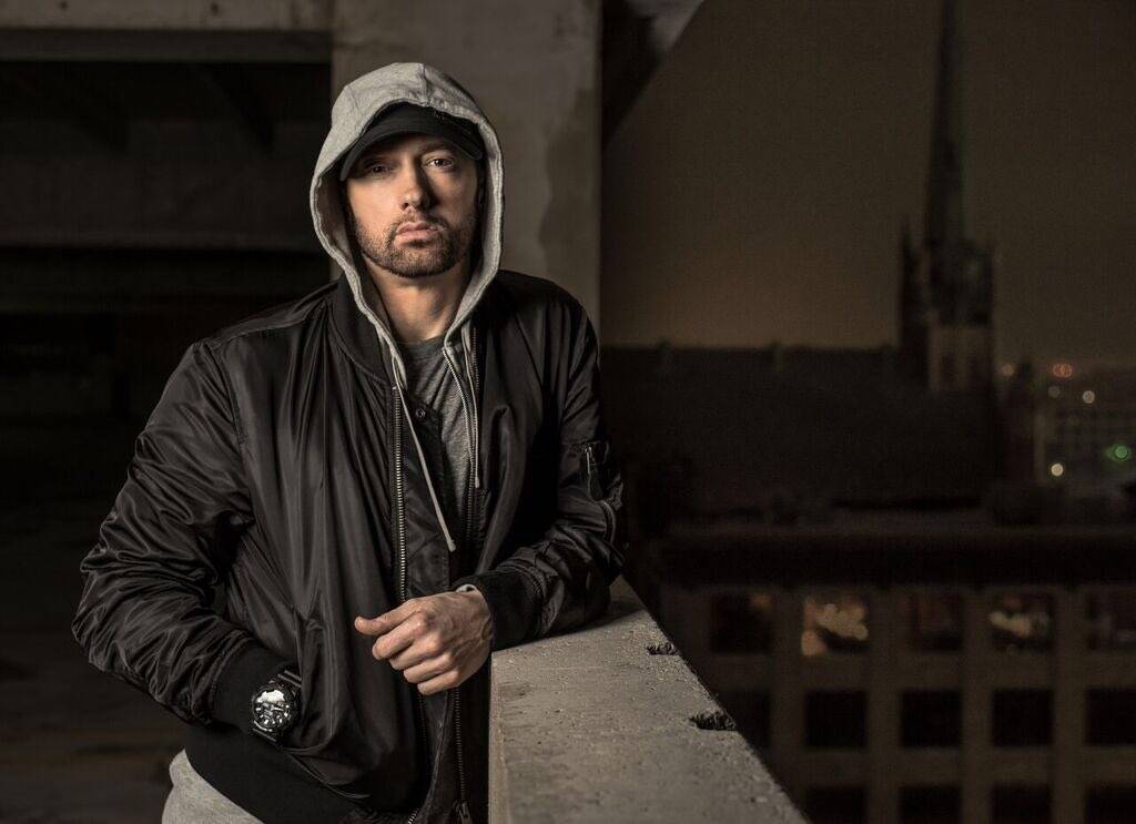 TOP 4 videoklipy týdne: Milan Peroutka natáčel na Islandu, Eminem se vrací na jeviště