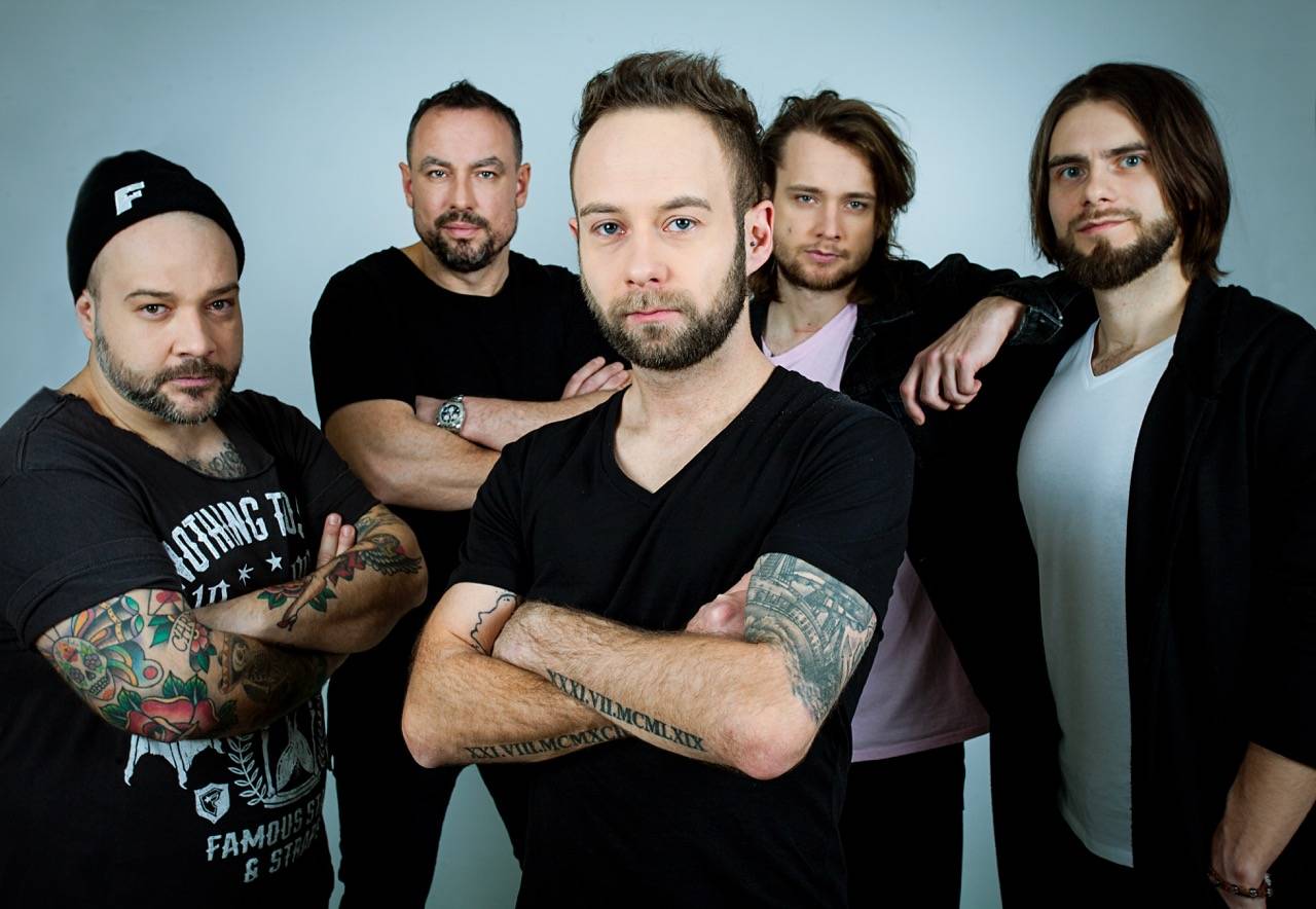 TOP 6 videoklipů týdne: J.A.R. hýří barvami, Škwor zachytil koncertní energii