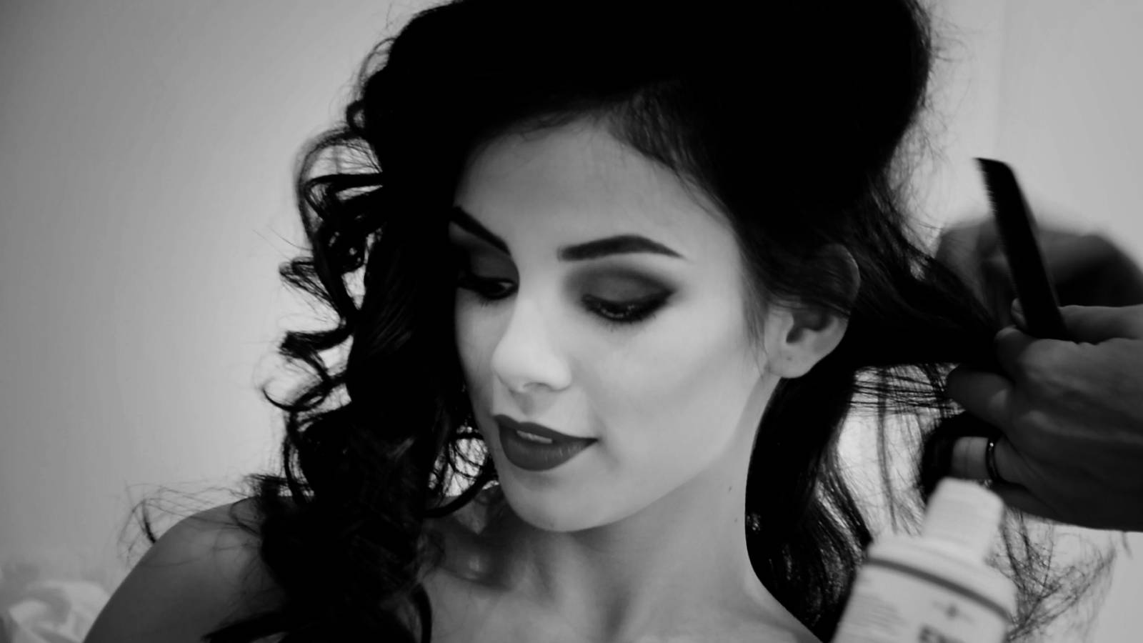 VIDEO: Adam Mišík řeší v klipu K.O. milostný trojúhelník 