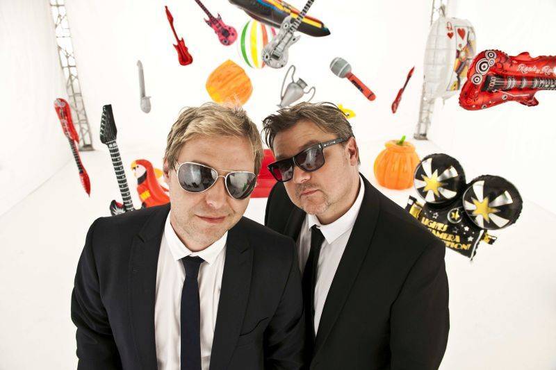 TOP 6 videoklipů týdne: Těžkej Pokondr oslavuje Hynka Čermáka, Kylie Minogue tančí v country klubu