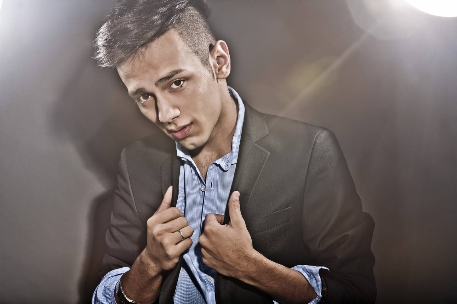 TOP 8 videoklipů týdne: Mirka Miškechová vsadila na češtinu, Jan Bendig na romštinu