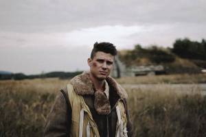 TOP 8 videoklipů týdne: Sebastian vydává Bestseller, Avril Lavigne se vrací po nemoci a Lady Gaga míří do kin