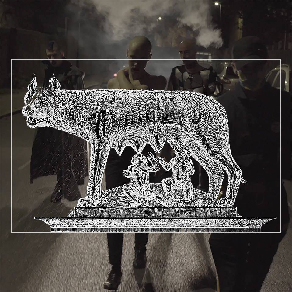 Bizár týdne: HMLTD si libují v dámských šatech i make-upu