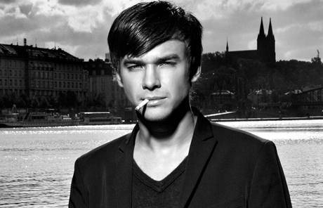 TOP 9 videoklipů týdne: Gaia Mesiah se klaní Janu Husovi, Chinaski přicházejí s dojemným Tamaryškem