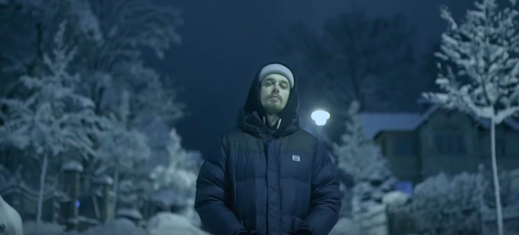 TOP 10 videoklipů týdne: Filmová Jana Kirschner, Barbora Poláková ve sněhu a Mikolas Josef v Abu Dhabi