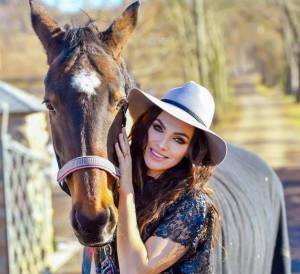 Bizár týdne: Kamila Nývltová zpívá o idolu, kterého zbožňovala ve svých sedmnácti