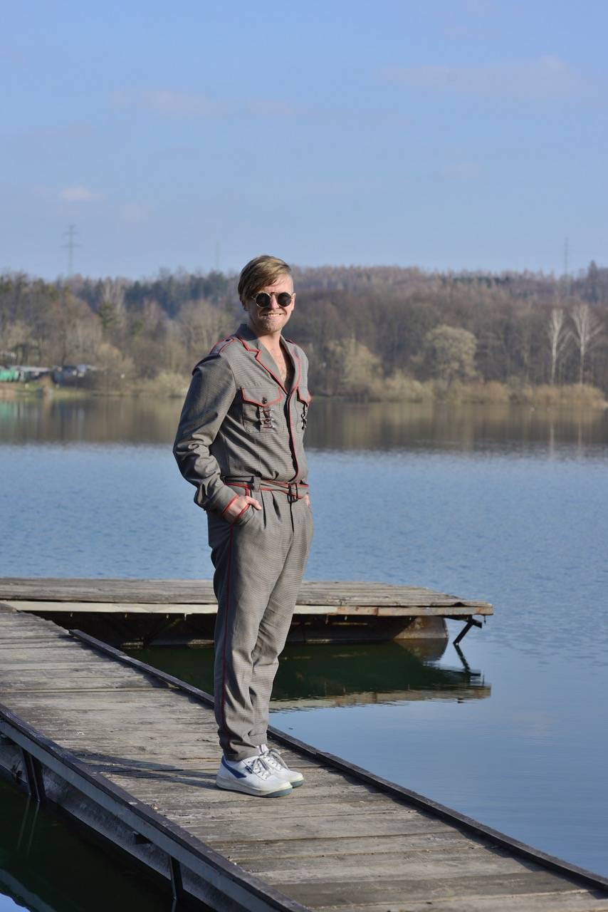 VIDEO: Nebe představují své Eso. Zpěvák Petr Harazin se zároveň chystá na protialkoholní léčbu