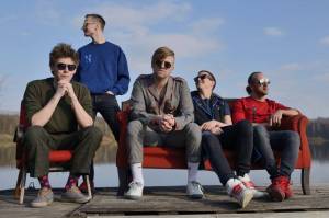 VIDEO: Nebe představují své Eso. Zpěvák Petr Harazin se zároveň chystá na protialkoholní léčbu