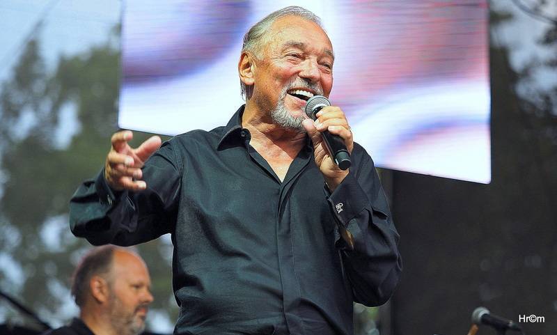 Bizár týdne: Německý moderátor Oliver Welke prostřednictvím Karla Gotta zesměšnil Andreje Babiše