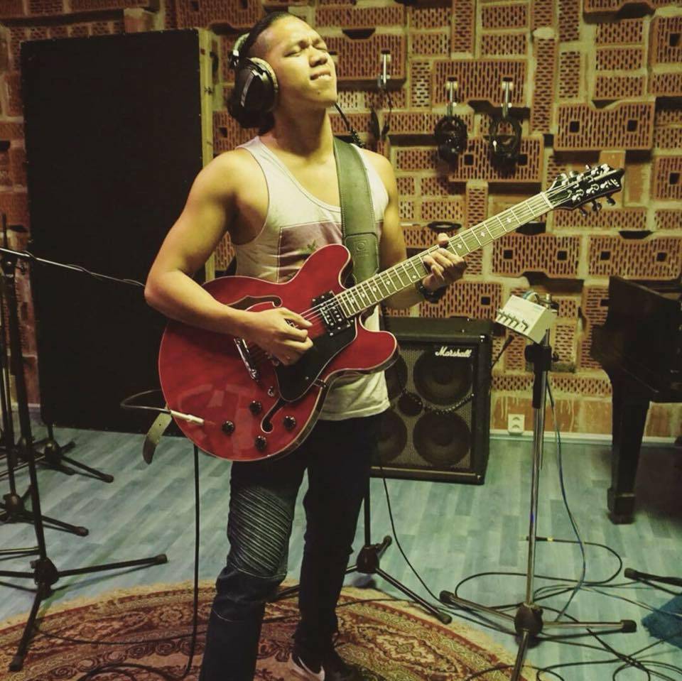 TOP 8 videoklipů týdne: Pokáč jako Matfyzák na discu, Jelen skládá poctu Michalu Tučnému a No Name letí do vesmíru