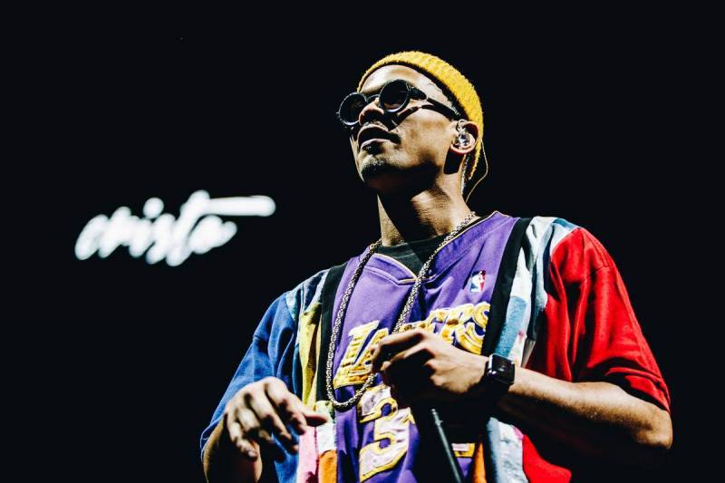 TOP 7 videoklipů týdne: Support Lesbiens o boji za lásku, Sebastian a Adam Mišík v duetu a Mirai na road tripu s Benem Cristovao